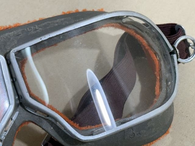 Original 1973 COLD WAR Russian Flight Helmet Goggles — image 3