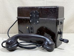 Original WWII German Model 33 Field Phone in Bakelite Case, …