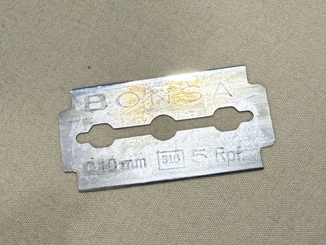Original WWII German Box of 10 Razor Blades, BONSA GOLD — image 8