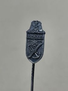 Original WWII German NARVIK Shield Badge Miniature, 18mm