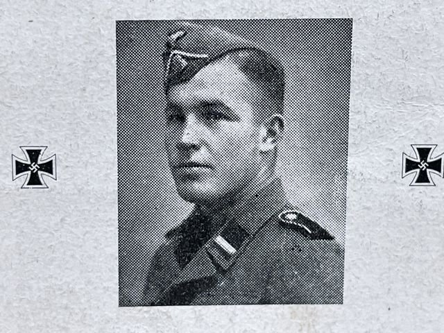 Original WWII German Waffen-SS Soldiers Remembrance Card, EKII and Ostmedal — image 2