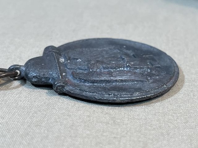 Original WWII German Russian Front Medal with Odd Ribbon and Pip — image 6