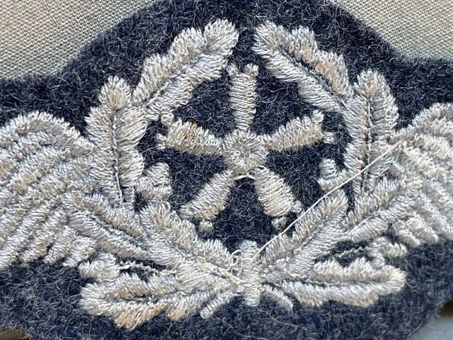 Original WWII German Luftwaffe Flight Technical Personnel's Career Sleeve Insignia — image 5