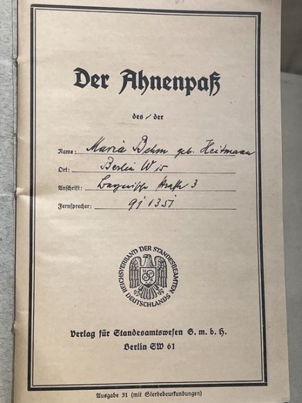 Original Nazi Era German Der Ahnenpaß (Family Tree) Book — image 4