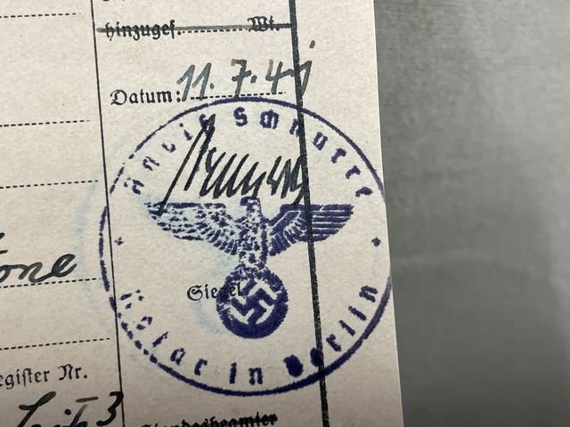 Original Nazi Era German Der Ahnenpaß (Family Tree) Book — image 8