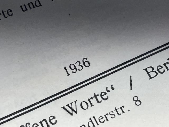 Original WWII German Soldier's German-English / English-German Pocket Dictionary — image 6