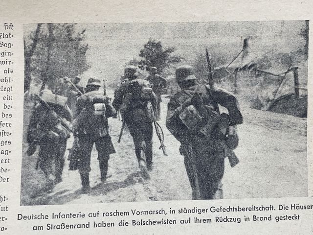 Original WWII German Kleine Kriegshefte Youth Book, Im Aufmarsch ³berrannt! — image 16