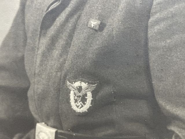 Original WWII Era German Luftwaffe NCO Soldier's Photograph, Pilot with Dagger — image 4