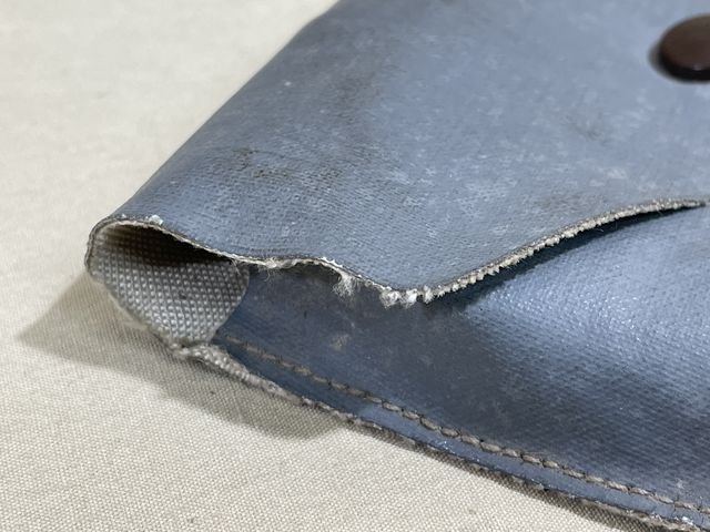 Original WWII German Gray Synthetic Leather Goggles CASE, Unissued — image 6