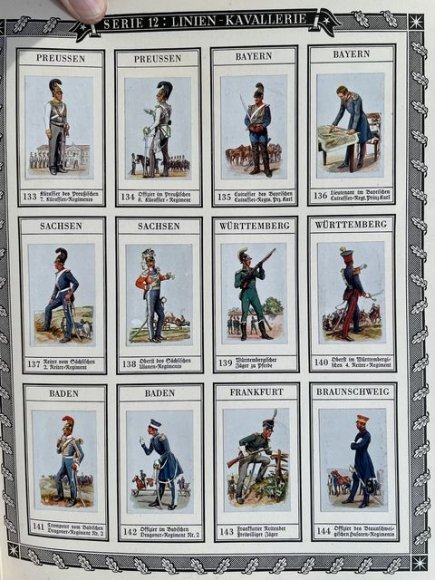 Original WWII Era German Cigarette Card Album, DER BUNTE ROCK — image 17