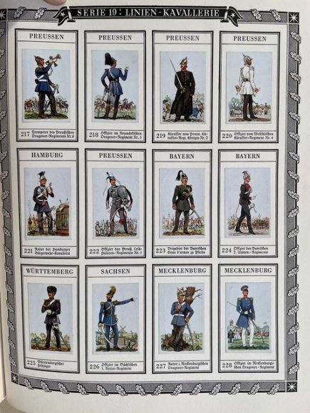 Original WWII Era German Cigarette Card Album, DER BUNTE ROCK — image 19