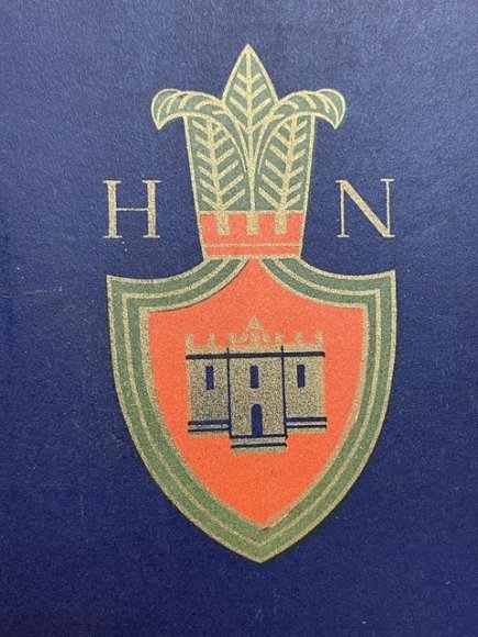 Original WWII Era German Cigarette Card Album, DER BUNTE ROCK — image 4