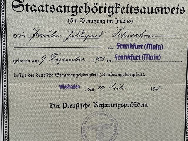 Original WWII German Citizenship ID (For Domestic Use) Document, Staatsangehörigkeitsausweis — image 4