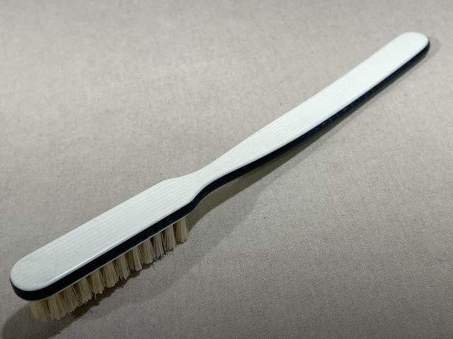 Original WWII German Luftwaffe Soldiers Tooth Brush, UNUSED! — image 4
