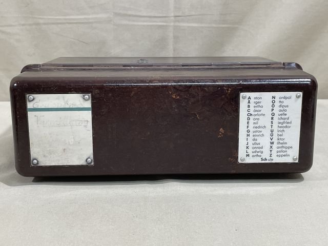 Original WWII German Model 33 Field Phone in Bakelite Case — image 29