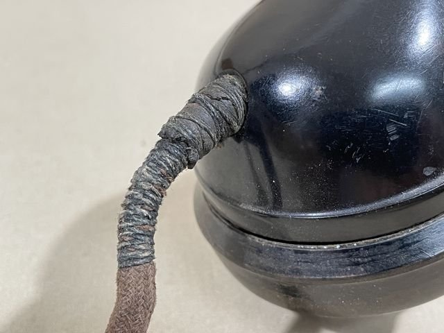 Original WWII German Model 33 Field Phone in Bakelite Case — image 3