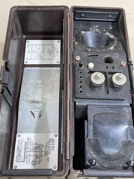 Original WWII German Model 33 Field Phone in Bakelite Case — image 32