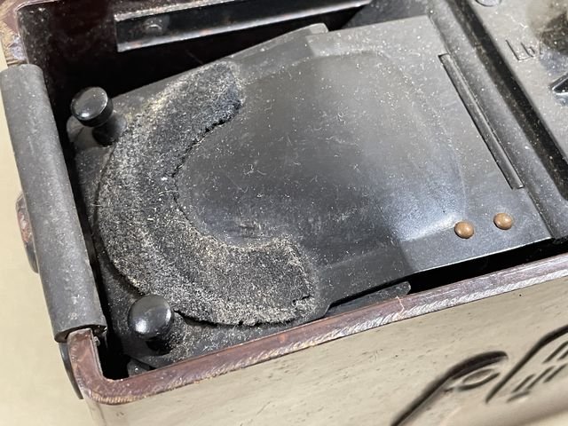 Original WWII German Model 33 Field Phone in Bakelite Case — image 35
