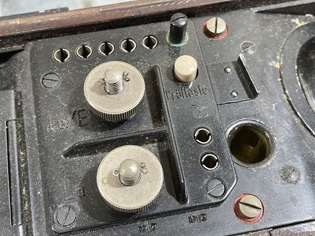 Original WWII German Model 33 Field Phone in Bakelite Case — image 36