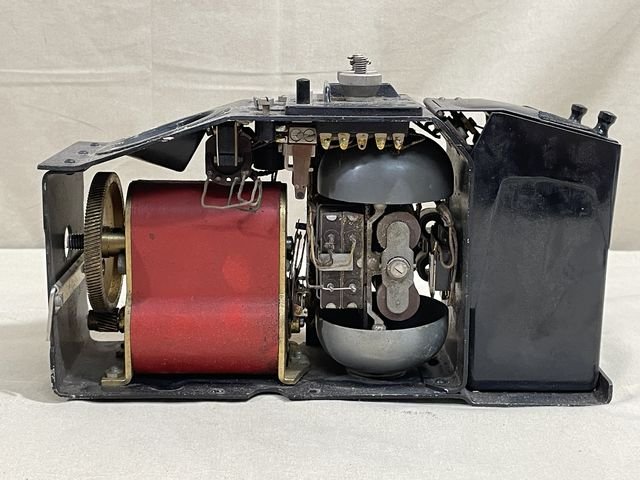 Original WWII German Model 33 Field Phone in Bakelite Case — image 53