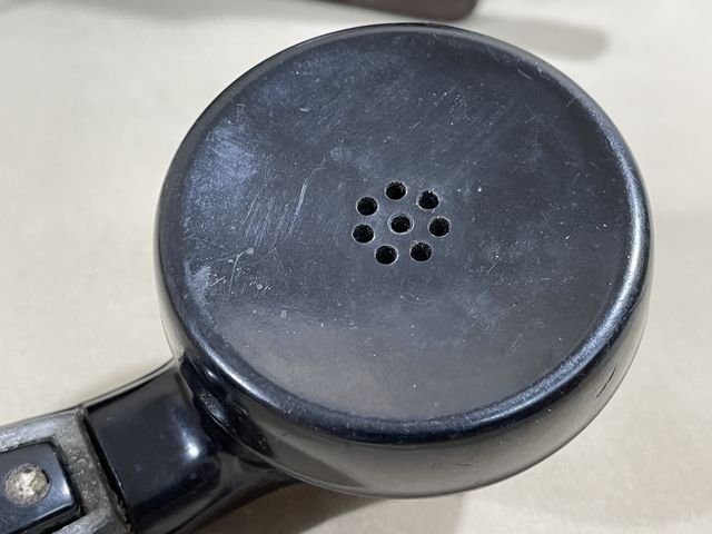 Original WWII German Model 33 Field Phone in Bakelite Case — image 8