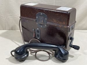 Original WWII German Model 33 Field Phone in Bakelite Case