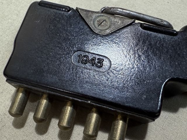 Original WWII German Model 33 Field Phone in Bakelite Case — image 11