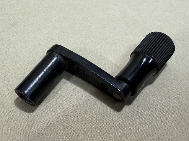 Original WWII German Model 33 Field Phone in Bakelite Case — image 13