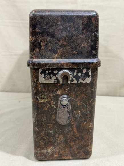 Original WWII German Model 33 Field Phone in Bakelite Case — image 17