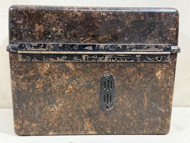 Original WWII German Model 33 Field Phone in Bakelite Case — image 19