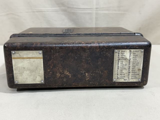 Original WWII German Model 33 Field Phone in Bakelite Case — image 24