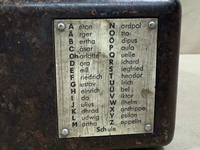 Original WWII German Model 33 Field Phone in Bakelite Case — image 26