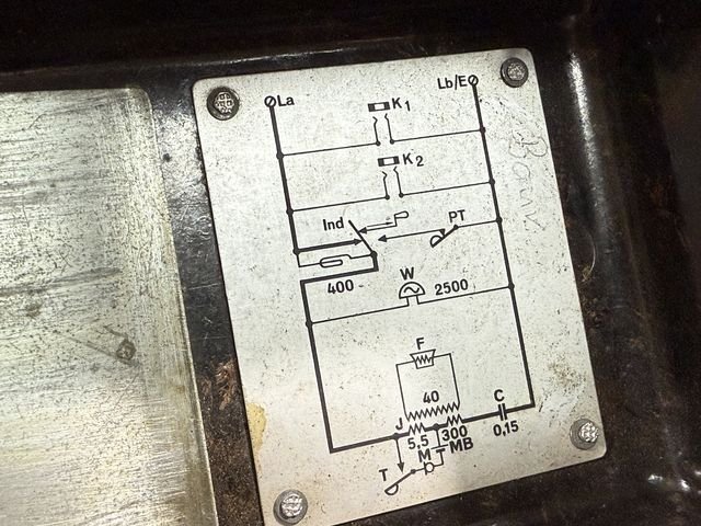 Original WWII German Model 33 Field Phone in Bakelite Case — image 30