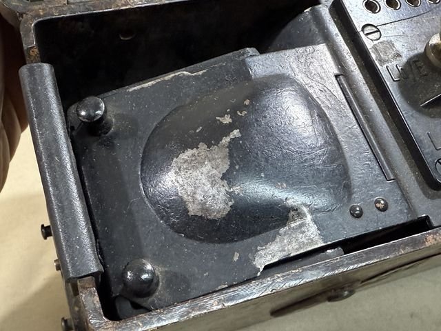 Original WWII German Model 33 Field Phone in Bakelite Case — image 31