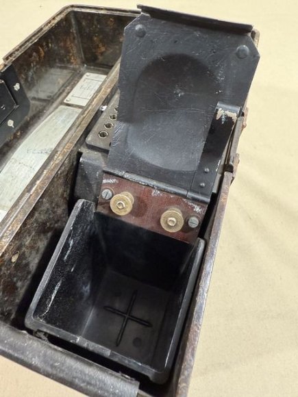 Original WWII German Model 33 Field Phone in Bakelite Case — image 32