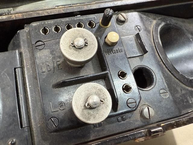 Original WWII German Model 33 Field Phone in Bakelite Case — image 33