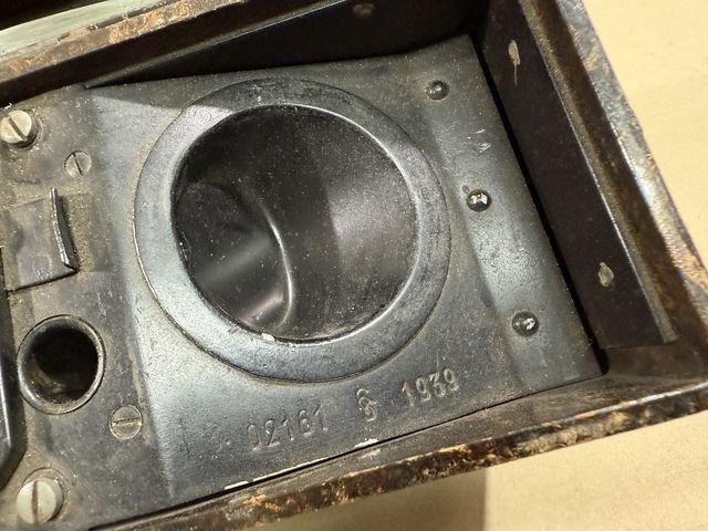 Original WWII German Model 33 Field Phone in Bakelite Case — image 34