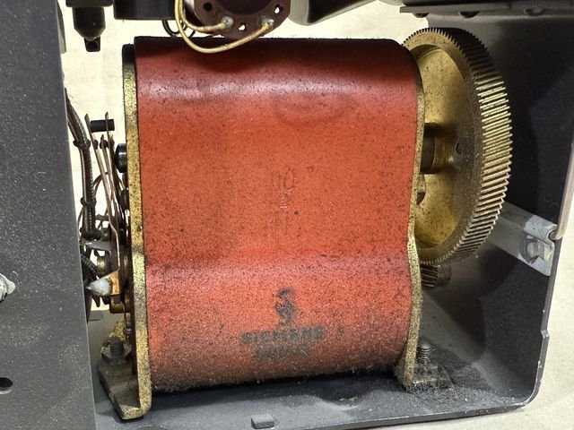 Original WWII German Model 33 Field Phone in Bakelite Case — image 38