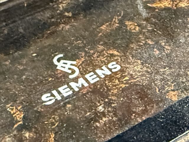 Original WWII German Model 33 Field Phone in Bakelite Case — image 44