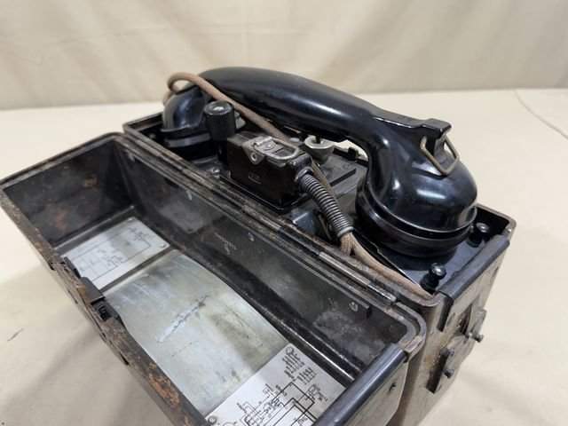 Original WWII German Model 33 Field Phone in Bakelite Case — image 48