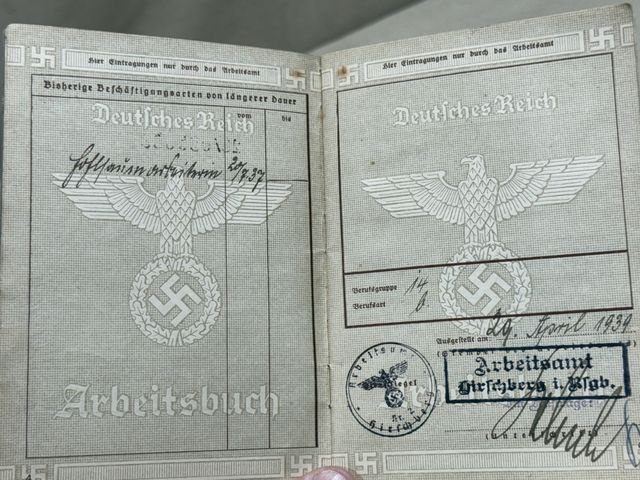 Original Nazi Era German Arbeitsbuch, 2nd Type — image 5