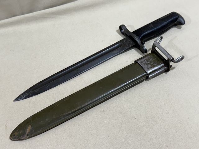 Original WWII US M1 Garand Bayonet and Scabbard, UFH — image 2