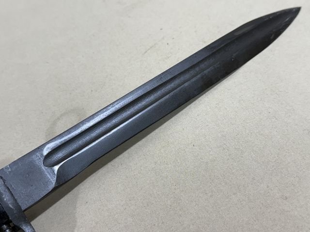Original WWII US M1 Garand Bayonet and Scabbard, UFH — image 3