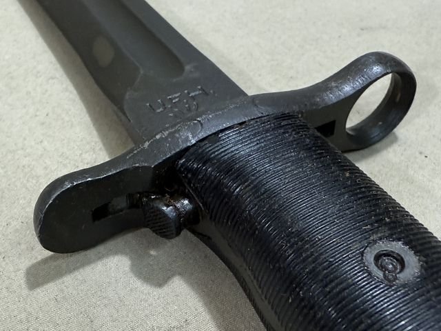 Original WWII US M1 Garand Bayonet and Scabbard, UFH — image 9