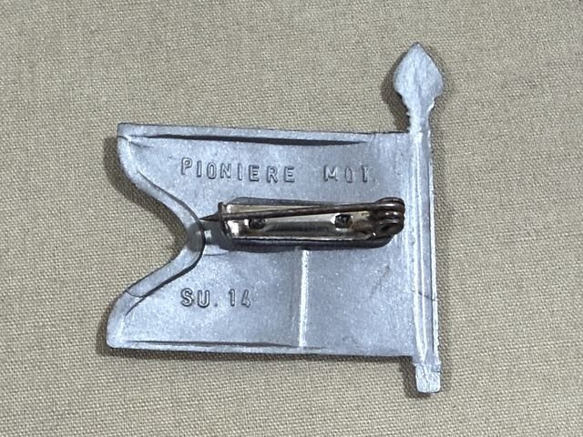 Original WWII German Army Engineer's Flag Tinnie, PIONIERE MOT. — image 2