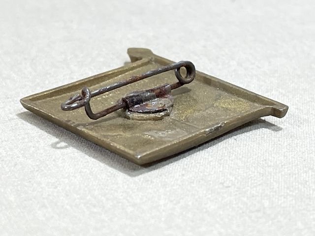 Original WWII German Navy Flag Tinnie, KRIEGSMARINE MARINETEILE AM LAND — image 3