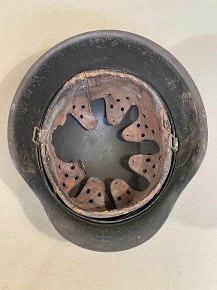 Original WWII German Single Decal Camouflaged M42 Steel Helmet w/Liner, hkp62 — image 19