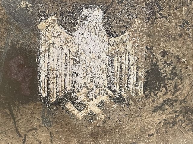 Original WWII German Single Decal Camouflaged M42 Steel Helmet w/Liner, hkp62 — image 2