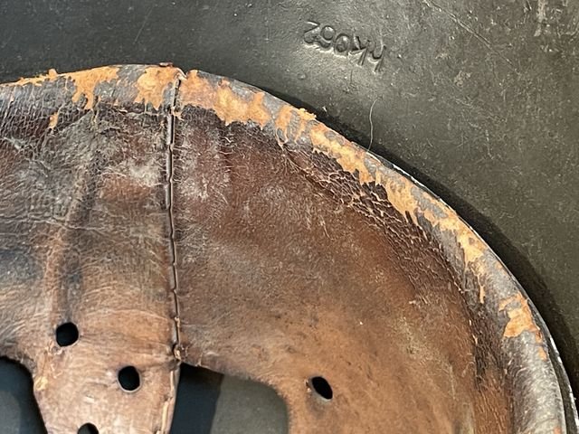 Original WWII German Single Decal Camouflaged M42 Steel Helmet w/Liner, hkp62 — image 38