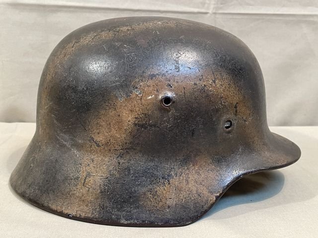 Original WWII German Camouflaged M40 Steel Helmet w/Liner, SE64 — image 10